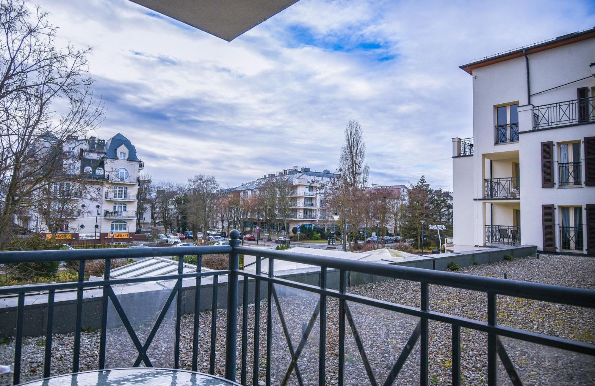 Apartamenty Promenada Z Tarasem I Parkingiem - Apartamenty Na Wyspie Świnoujście Eksteriør bilde