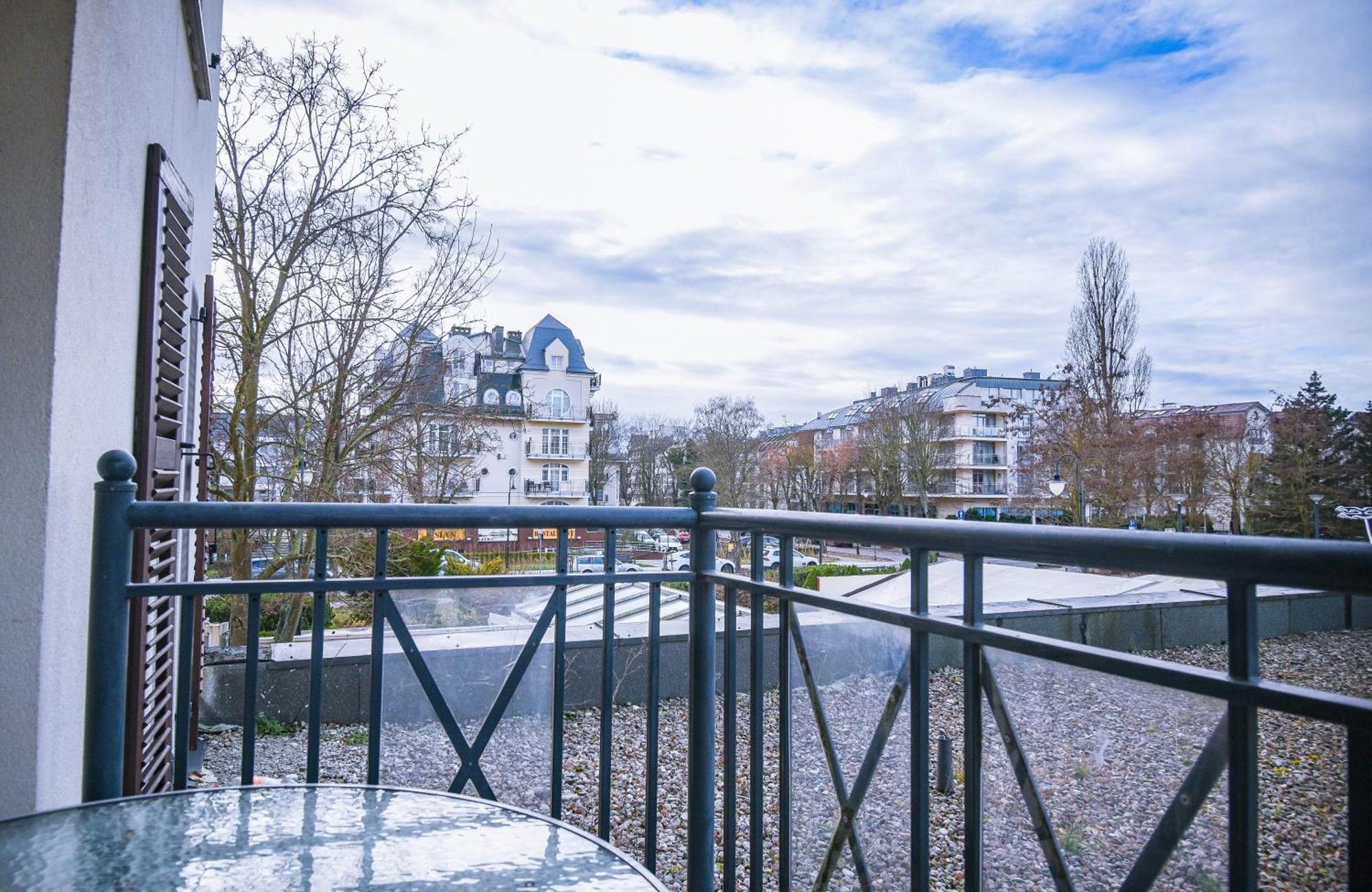 Apartamenty Promenada Z Tarasem I Parkingiem - Apartamenty Na Wyspie Świnoujście Eksteriør bilde